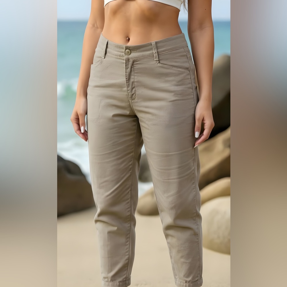 Lee Women's Khaki Straight Leg Pants 16W (31 inch inseam)